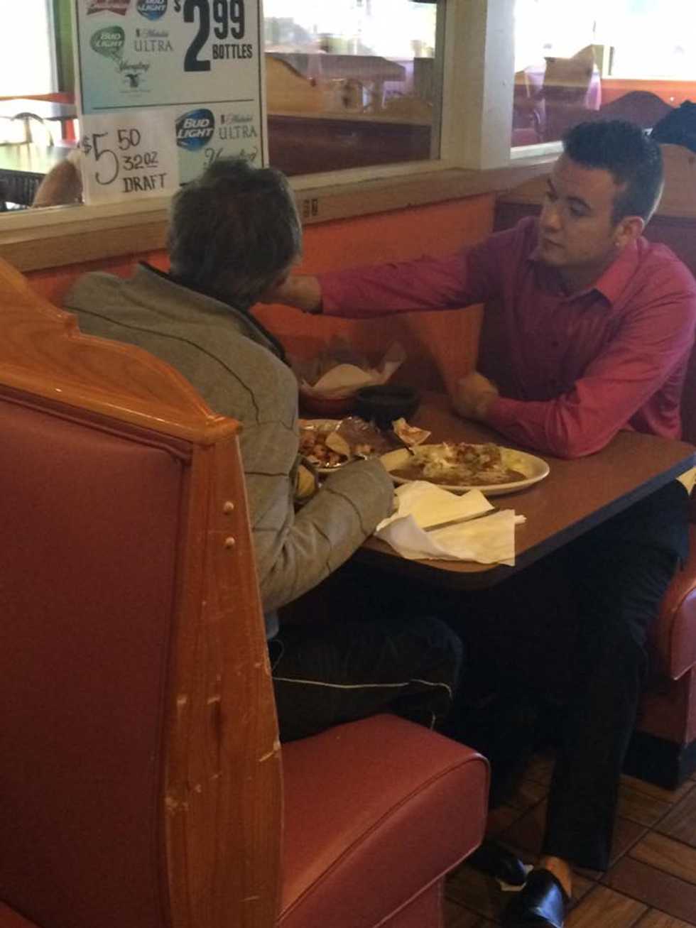I Did What I Thought Was Right': Georgia Restaurant Server Helps Feed Customer With No Hands