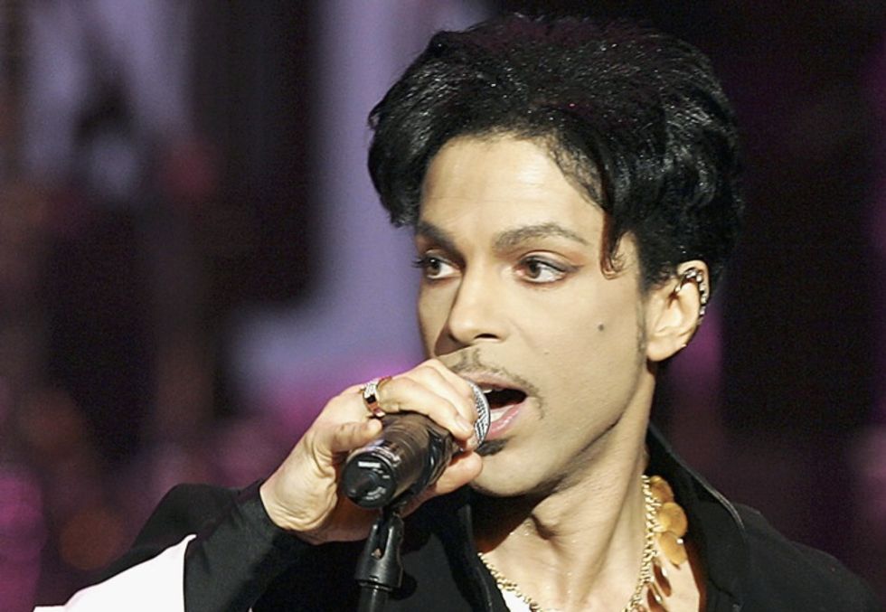 Reports: Prescription Drugs Found With Prince at Death Scene