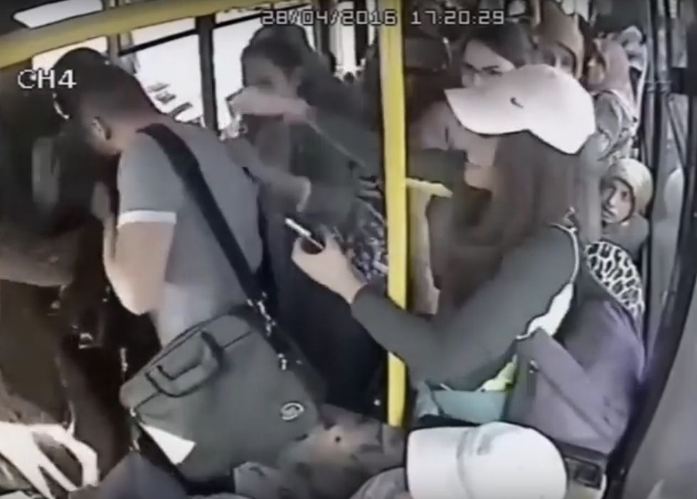 When Bus Rider in Turkey Allegedly Displays His Genitals, Women Passengers Don’t Take Too Kindly to It