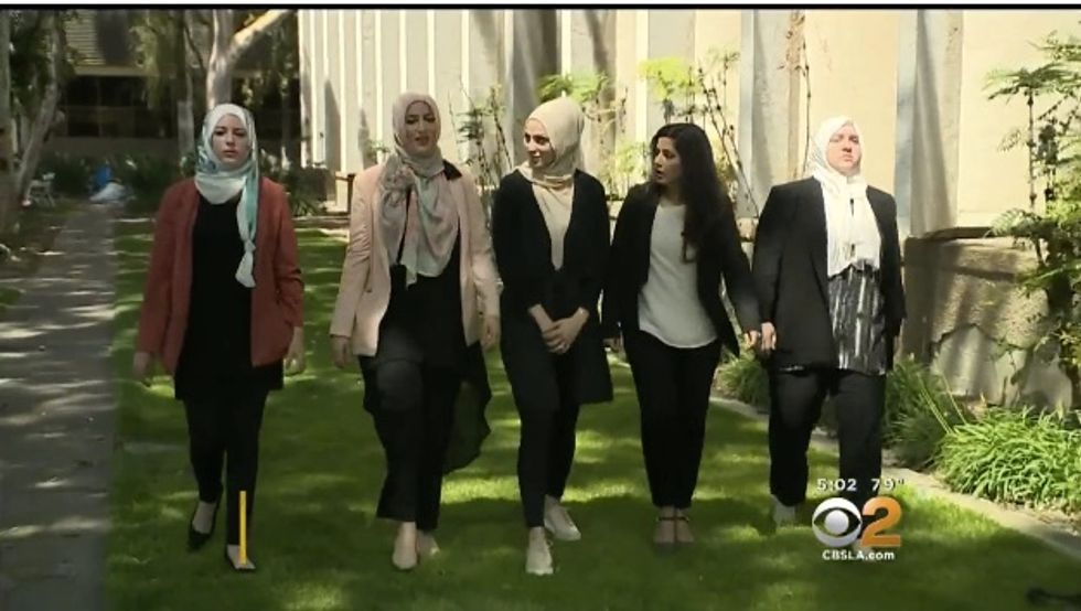 Group of Women Accuse Cafe of Kicking Them Out for Being Muslim — Here’s What the Business Owner Says Really Happened