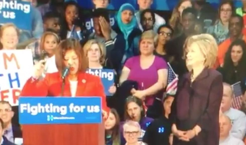 Video Captures 'How Awkward' It Is for Politician Who 'Tries to Avoid' Saying 'One Nation Under God