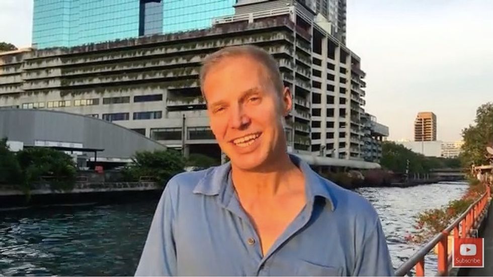 Man Seeks to Raise $1.5 Million to Buy a Plane and Crash It Into Building at 500mph to Test 9/11 Conspiracy Theories