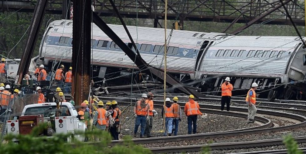 NTSB Blames Distracted Engineer for Deadly Amtrak Wreck