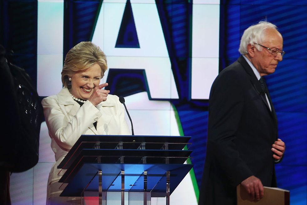 Fox News Sends Letters to Clinton, Sanders in Hopes of Hosting Democratic Presidential Debate