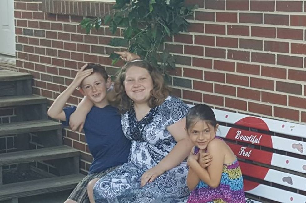 Community Rallies Around Alabama Mother After 13-Year-Old Daughter Dies During Game of Tug-of-War