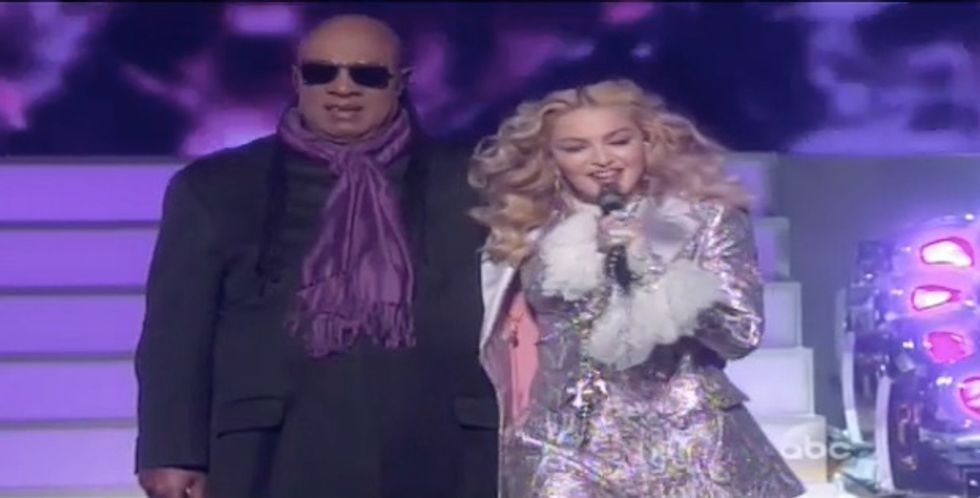 Pitiful' and 'Soulless': Twitter Reacts to Madonna-led Prince Tribute at Billboard Music Awards 