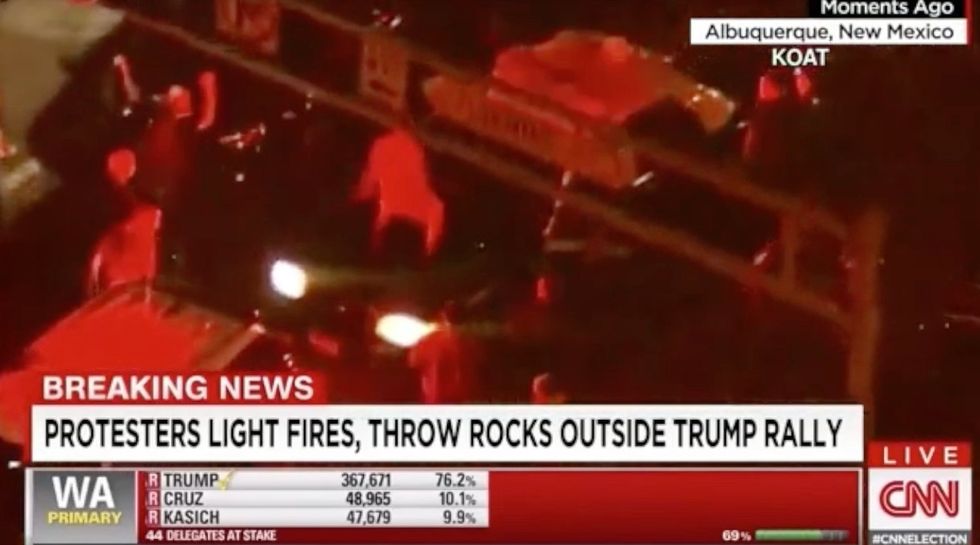 Video: Anti-Trump Protesters Jump on Police Cars As Cops Become Target in Albuquerque