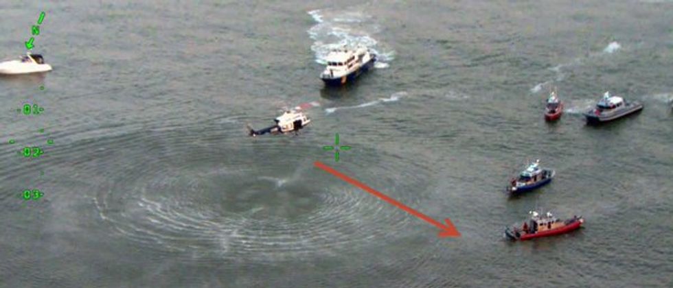 Good Samaritan Dives Into Hudson River To Rescue Pilot After Small WWII-Era Plane Crashes (UPDATED)