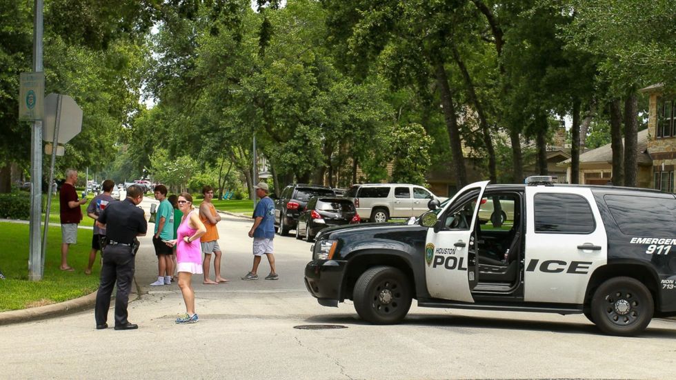 Gunman Enters Houston Auto Shop and Opens Fire — If SWAT Officer Didn't Act, 'This Likely Would Have Been a Lot Worse\