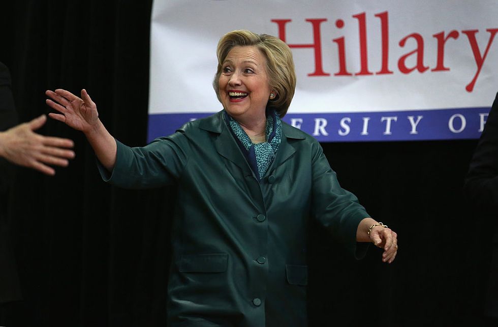 Clinton Tells Sandy Hook Parents That Gun Control Foes Are 'Experts at Scaring People’