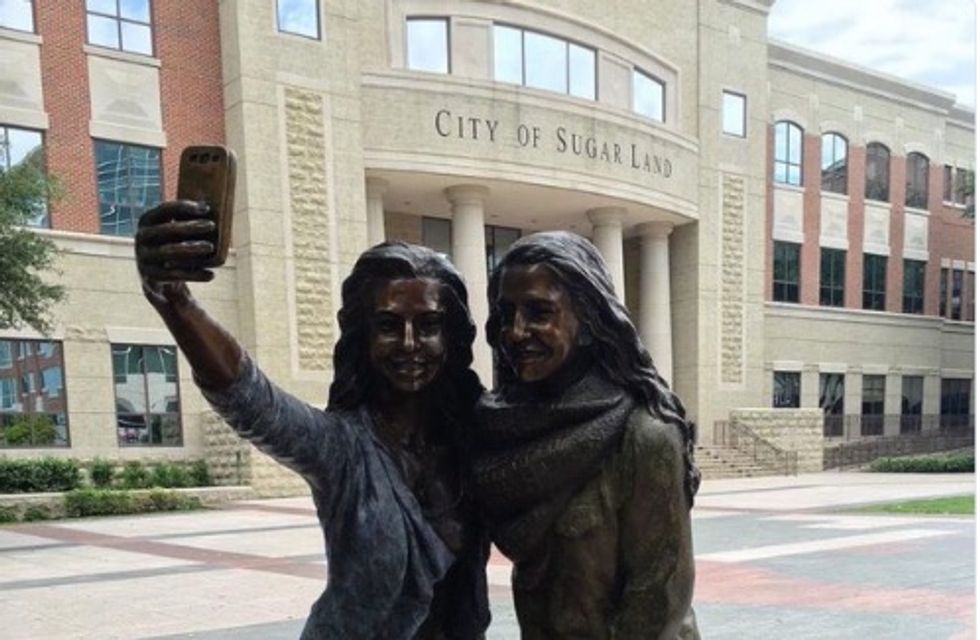 This Texas City Just Erected a Selfie Sculpture Outside City Hall, and the Internet Is Outraged
