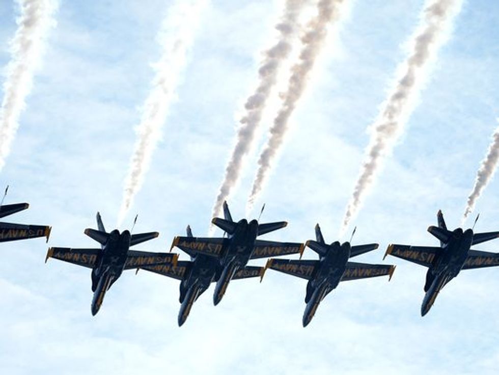 Horrifying Video Captures Navy Blue Angels Fighter Jet Crash Near Nashville