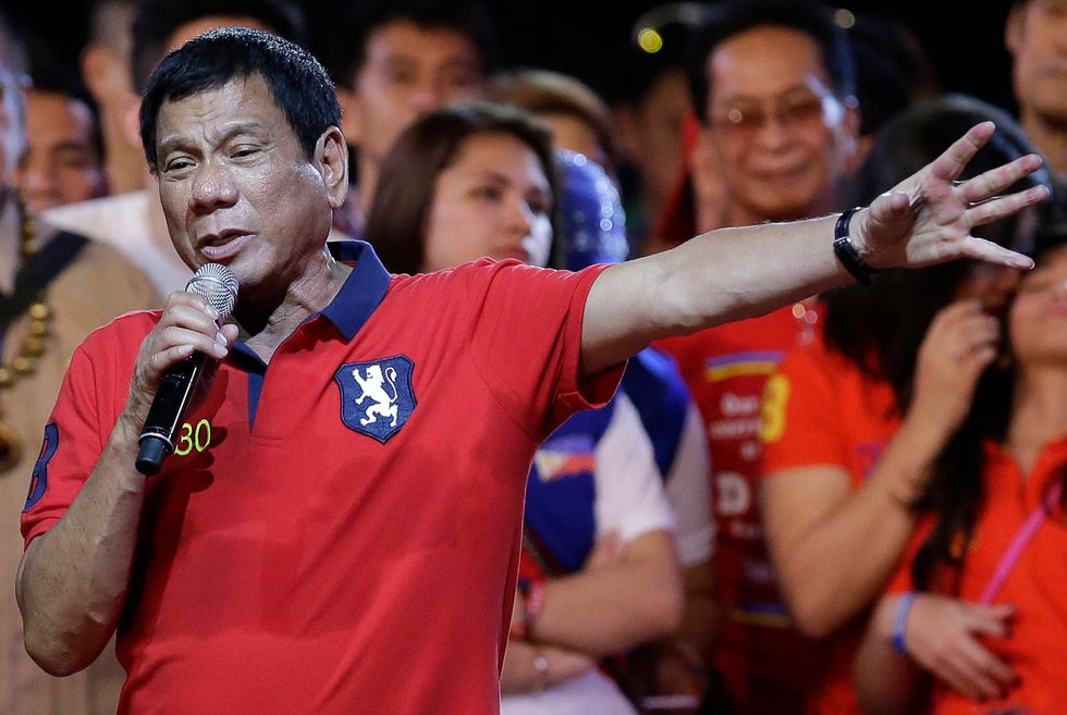 Newly Elected Philippine President Urges Public to Kill Drug Dealers 