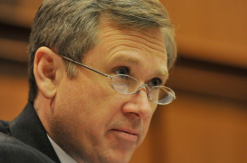 Sen. Mark Kirk Pushes for Men in Women's Restrooms - and a Supreme Court to Force It on Us