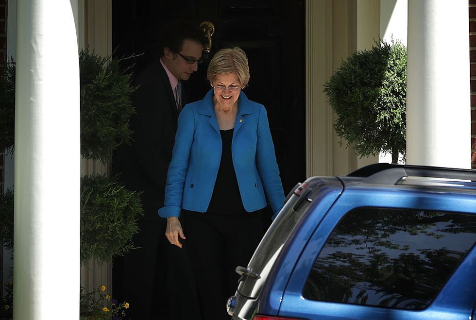 Warren Visits Clinton at Whitehaven Home, Prompting Speculation That She Could Get VP Nod