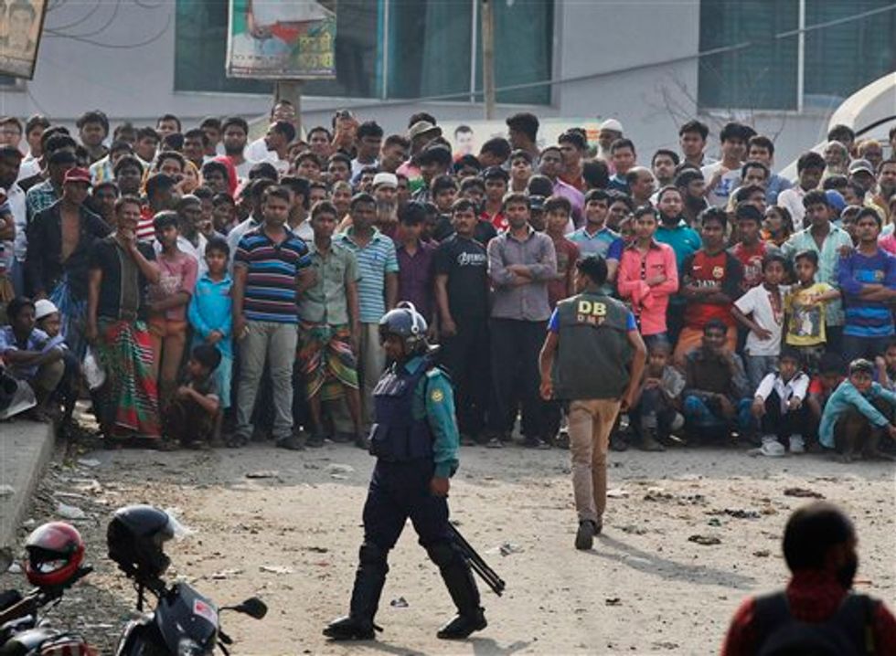Bangladesh Govt. Arrests 1,600 Following Series of Machete Attacks Carried Out by Islamist Radicals