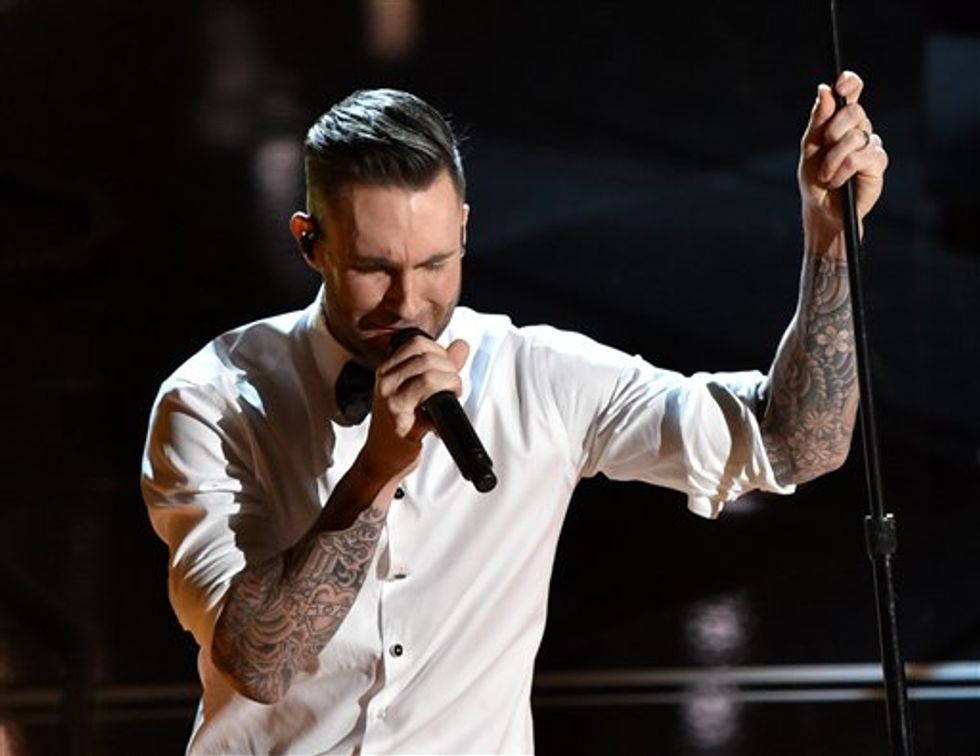 Adam Levine Offers to Pay Funeral Expense for 'Voice' Alum, Christina Grimmie