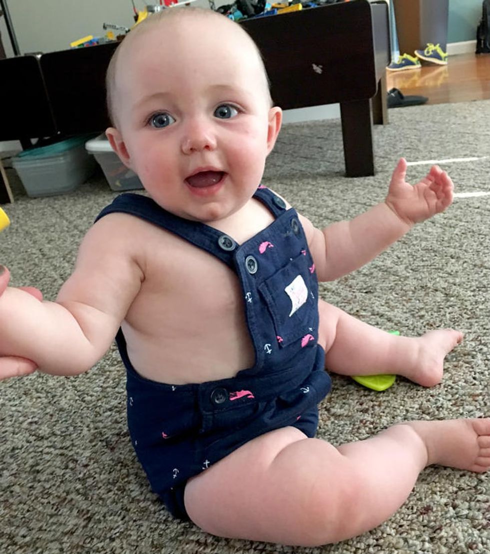 Read Priceless Text Exchange Between Husband and Wife After Dad Sends Baby to Daycare With Major Wardrobe Fail