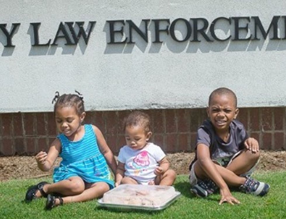 Following Shooting in Dallas, Here’s How This Mom and Her Kids Decided to Support Their Local Police