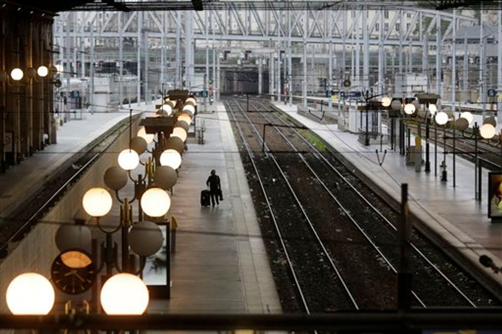 Arson Prompts Authorities to Suspend Traffic at Paris Train Hub