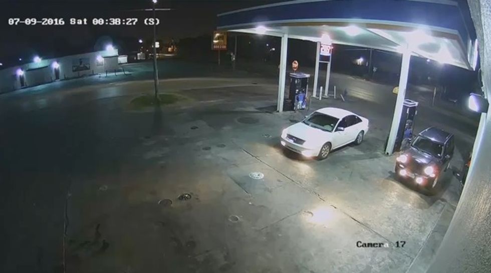 Houston Mayor Releases Graphic Video of Police Shooting Black Suspect to Debunk False Narrative