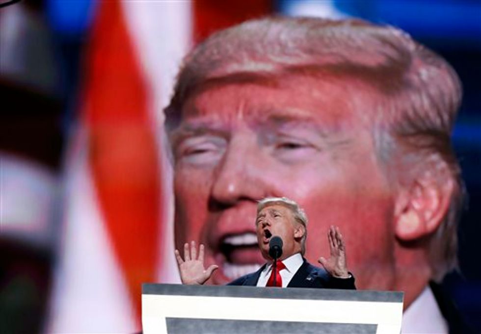 Poll: Trump Leads Clinton Nationally After Convention Bounce