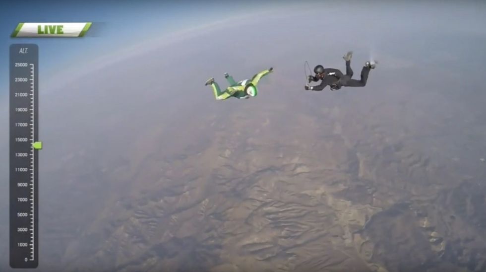 Skydiver Successfully Jumps Without a Parachute From 25,000 Feet, Landing in a Net in California