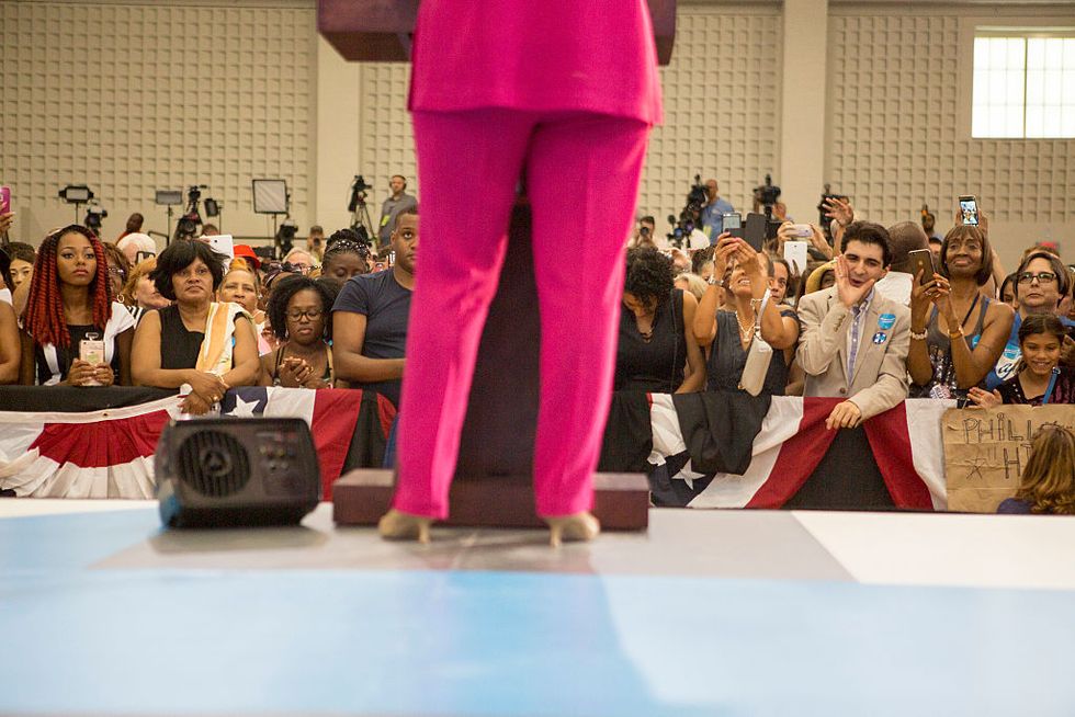 Clinton Camp Unloads on Trump, Hannity for Pushing 'Deranged Conspiracy Theories' About Candidate's Health