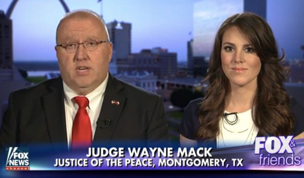 Texas Judge Speaks Out After Atheist Activist Group Considers Lawsuit Over Prayers in His Courtroom