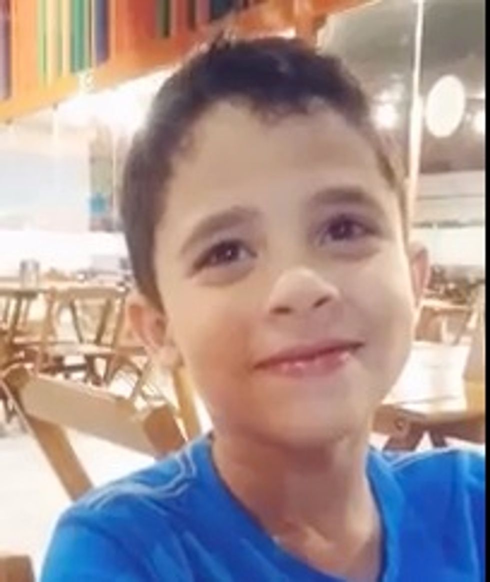 Watch This Little Boy's Reaction to the Discovery He Will Soon Have Twin Brothers