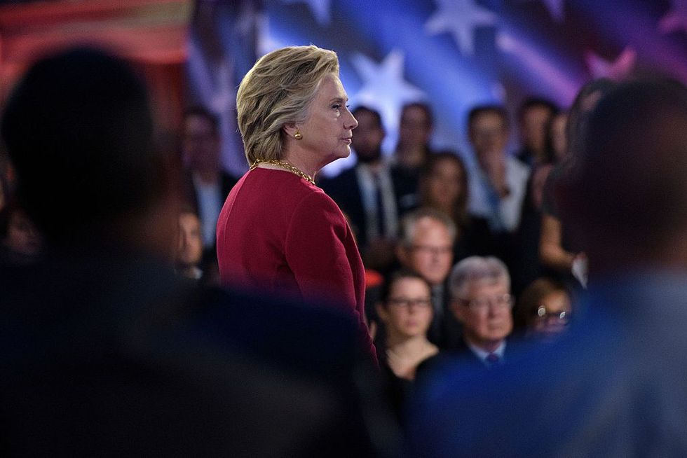 Why Wasn't It Disqualifying?': Matt Lauer Intensely Questions Clinton on Email Scandal