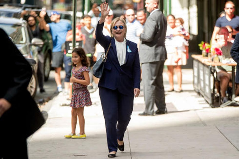 Twitter Erupts With Clinton Body-Double Conspiracy Theories Following Health Scare