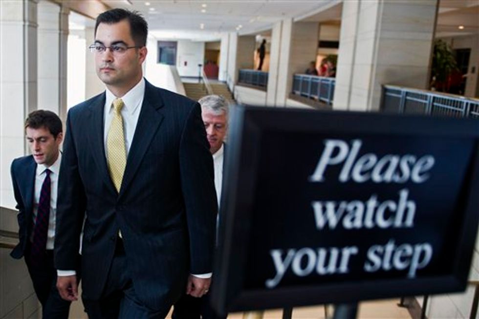 IT Specialist Who Set Up Clinton's Server Ignores Congressional Subpoena  
