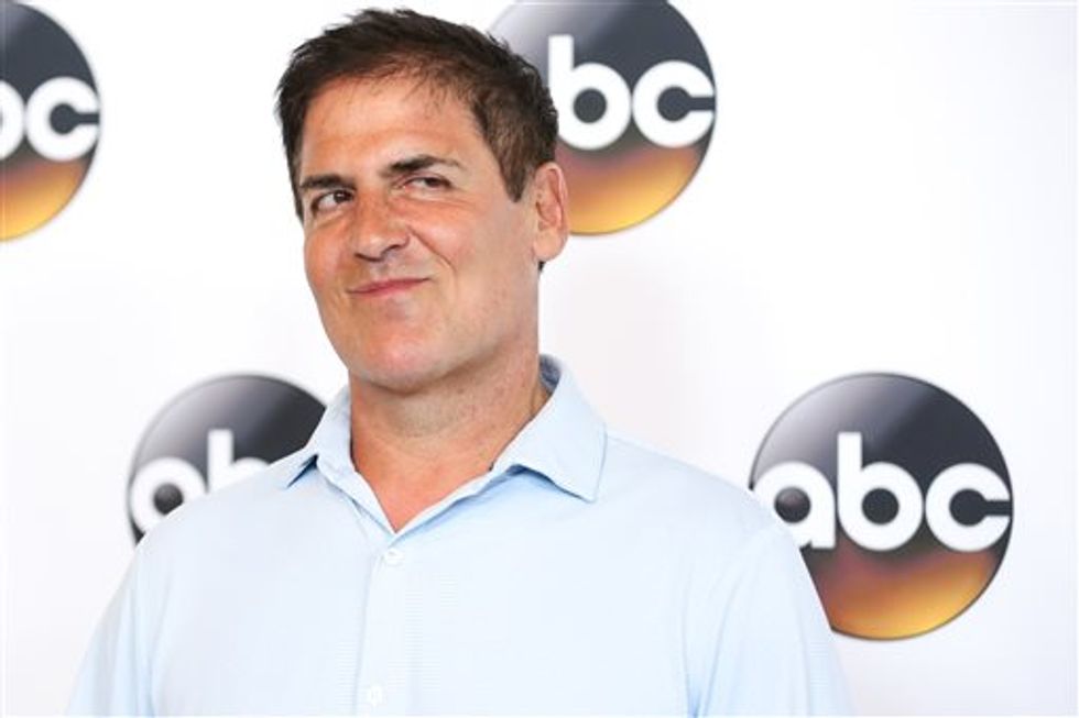 Mark Cuban Offers $10M to Charity if Trump Can Explain His 'Jibberish' Economic Plan