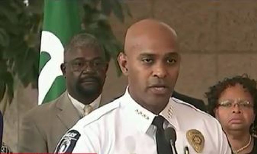 Charlotte police chief: Officers warned black man to drop gun