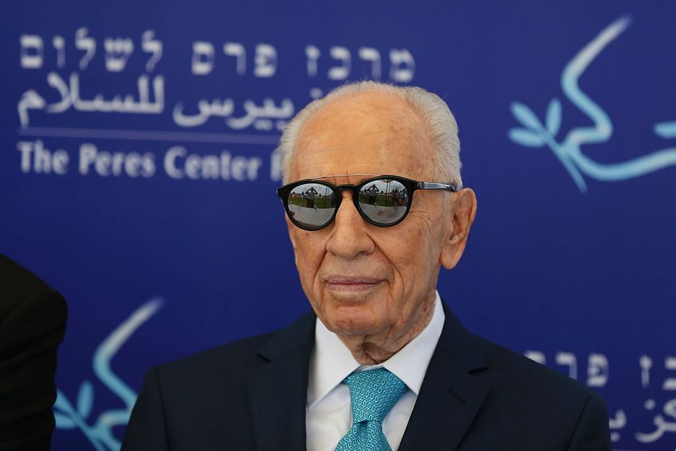 Shimon Peres: A man of war and peace