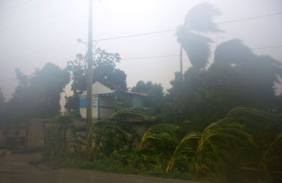 Hurricane Matthew moves into Bahamas after battering Haiti