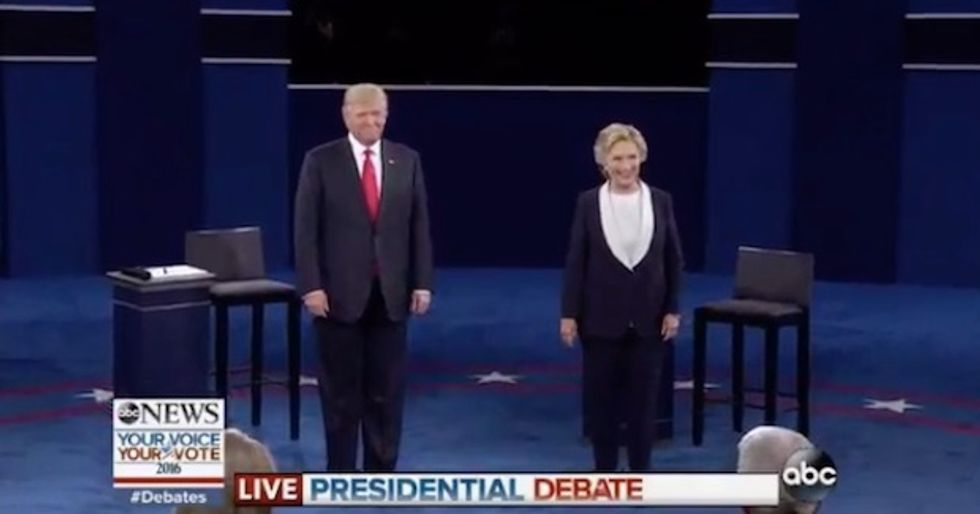 No handshake: Clinton and Trump's awkward debate opening