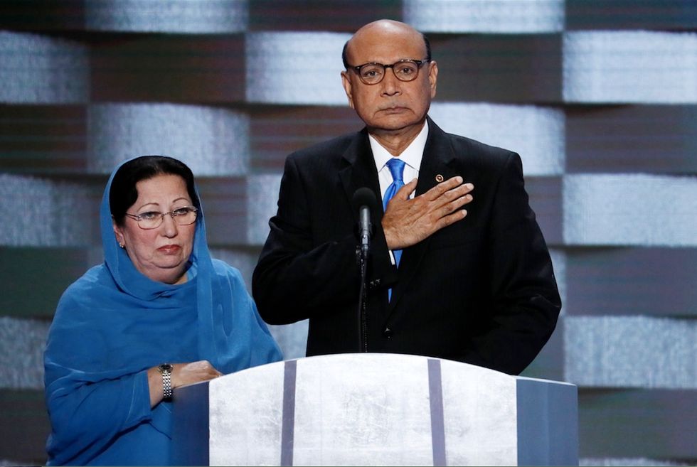 Clinton spox apologizes for 'inappropriate' tweet after Trump's Capt. Khan claim