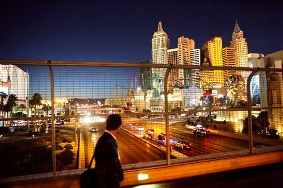 Crap shoot: Trump, Clinton prepare for third and final faceoff in Vegas