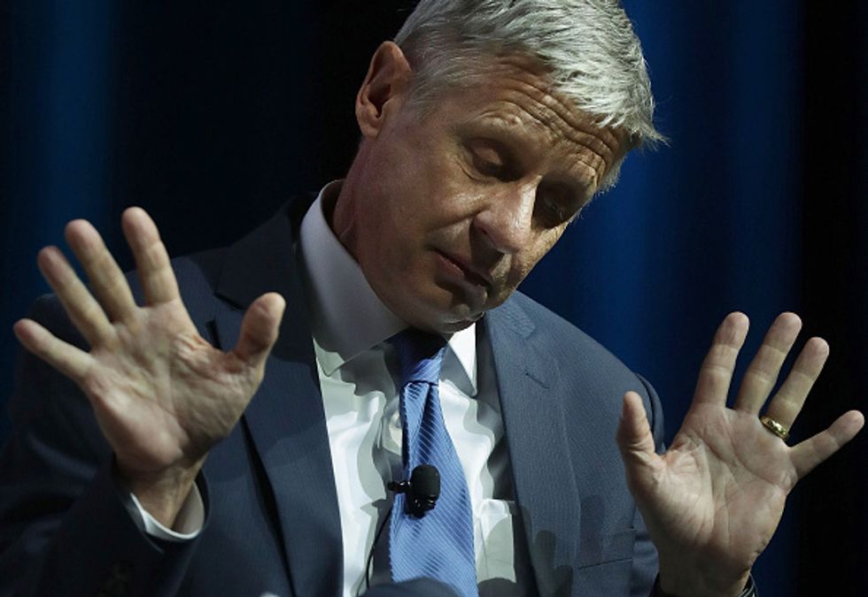 Gary Johnson asks CNN host if FBI reopening Clinton email investigation helps him 