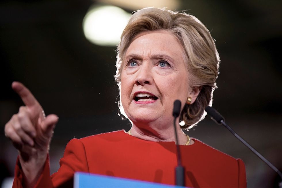 Furious op-ed writer defends Clinton, reveals 'the only reason the whole email flap has legs