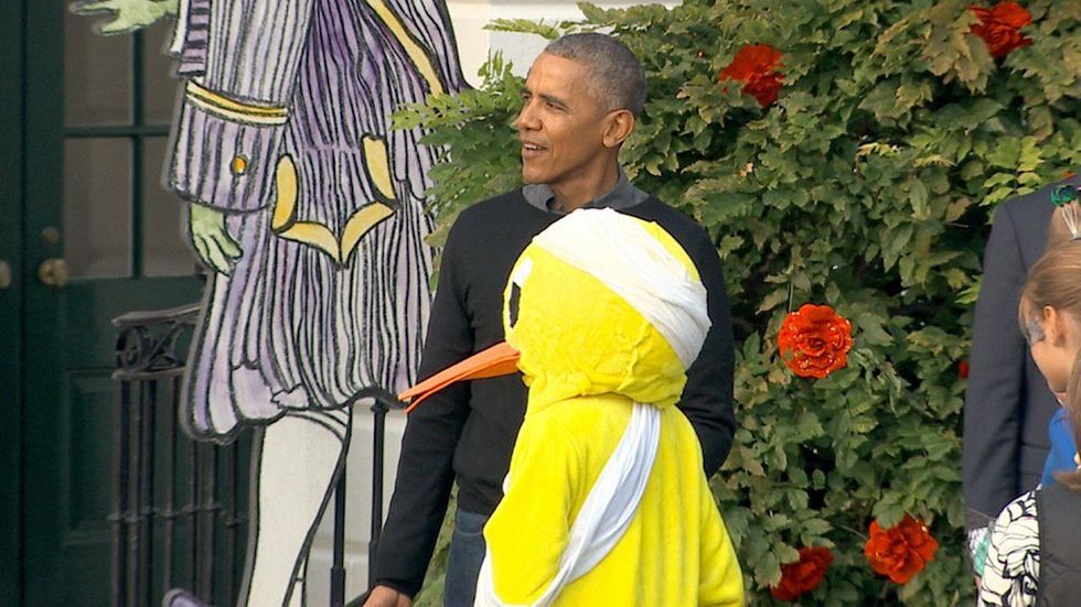 Amazing kid trolls Obama with this perfect Halloween costume