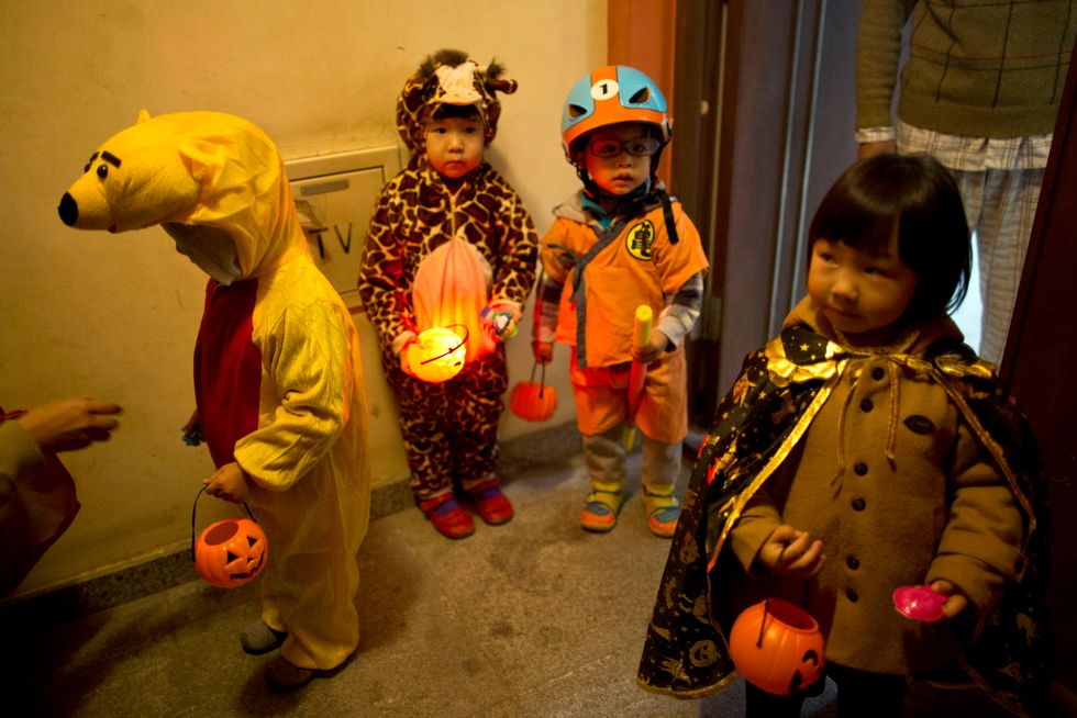 Sweet-toothed thief breaks into car and steals exactly one piece of his favorite Halloween candy