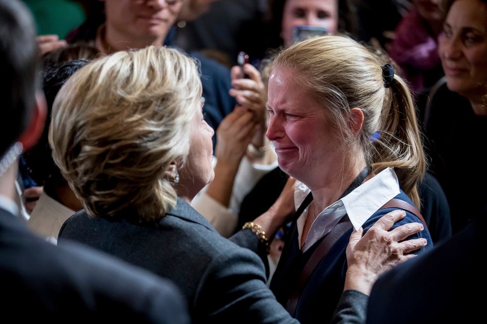 Hundreds of thousands of Hillary supporters sign petition to overturn election results