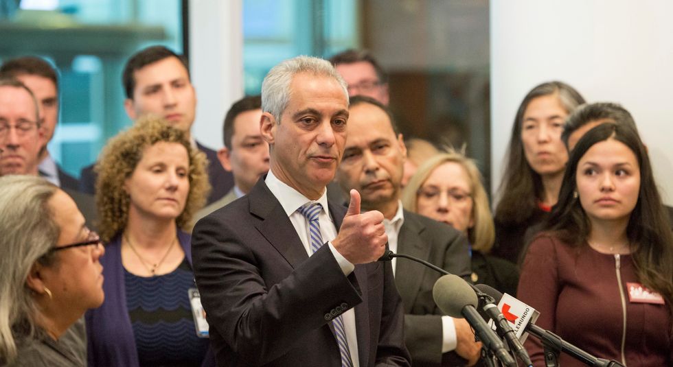 Chicago’s mayor vows to keep ‘sanctuary city’ status, defying the incoming Trump administration