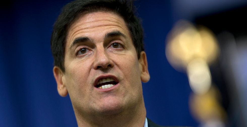 Clinton supporter Mark Cuban meets quietly with controversial Trump strategist Steve Bannon