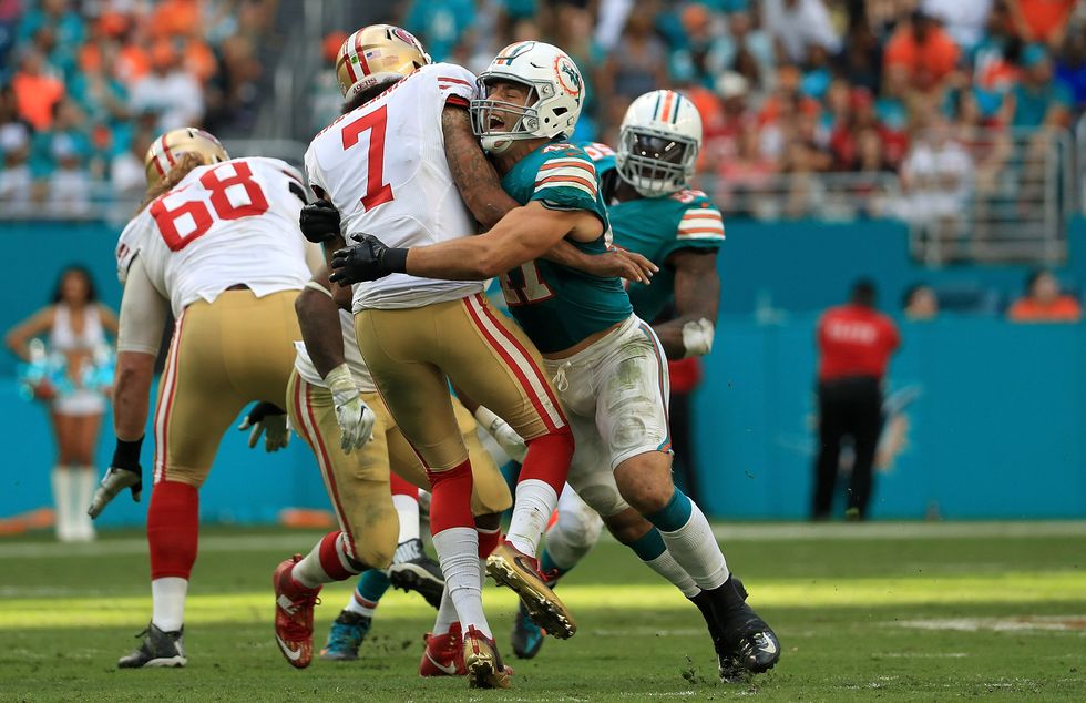 Cuban-American Miami Dolphins player serves Colin Kaepernick a big dose of reality