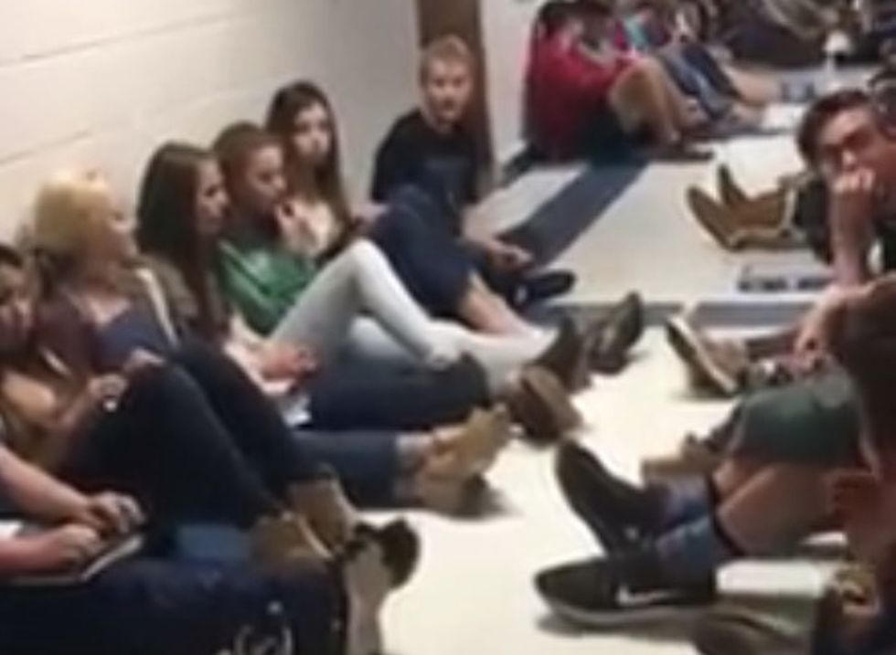 During tornado warning, students sheltered in hallway start singing 'Mary, Did You Know?