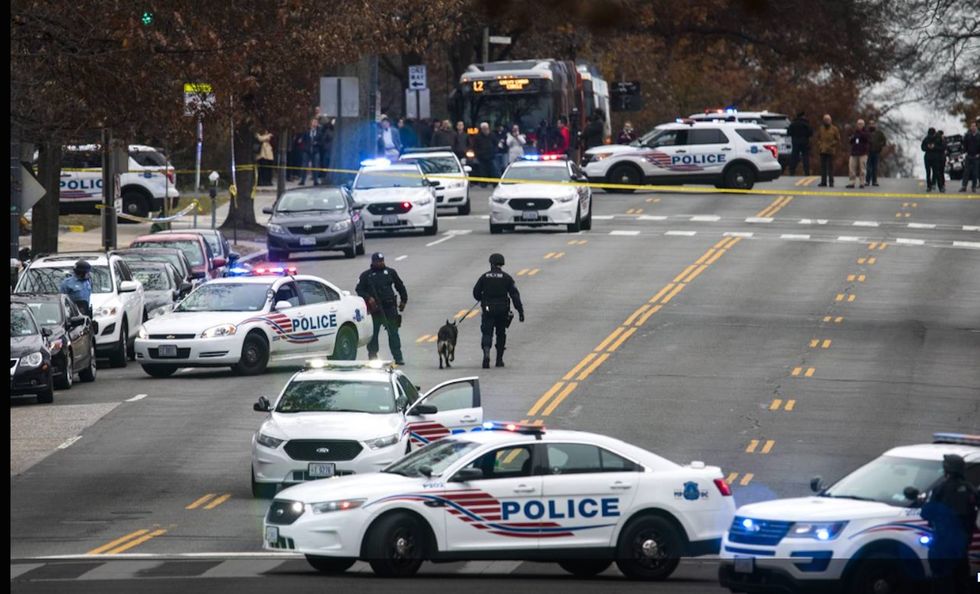 Armed man enters D.C. pizza parlor, inspired by fake news